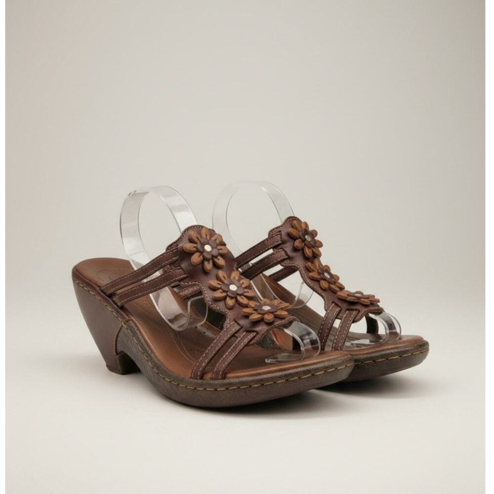 BORN Sandals Brown Slip-On Wedge Heel Daisy Flower Leather - Size EU 39 US 7